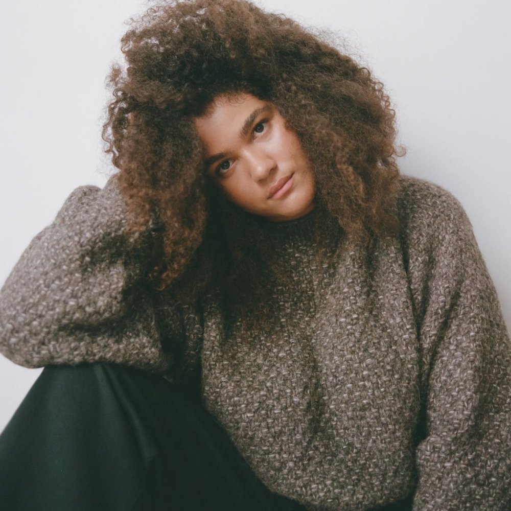 Ozma Gia Sweater, Root